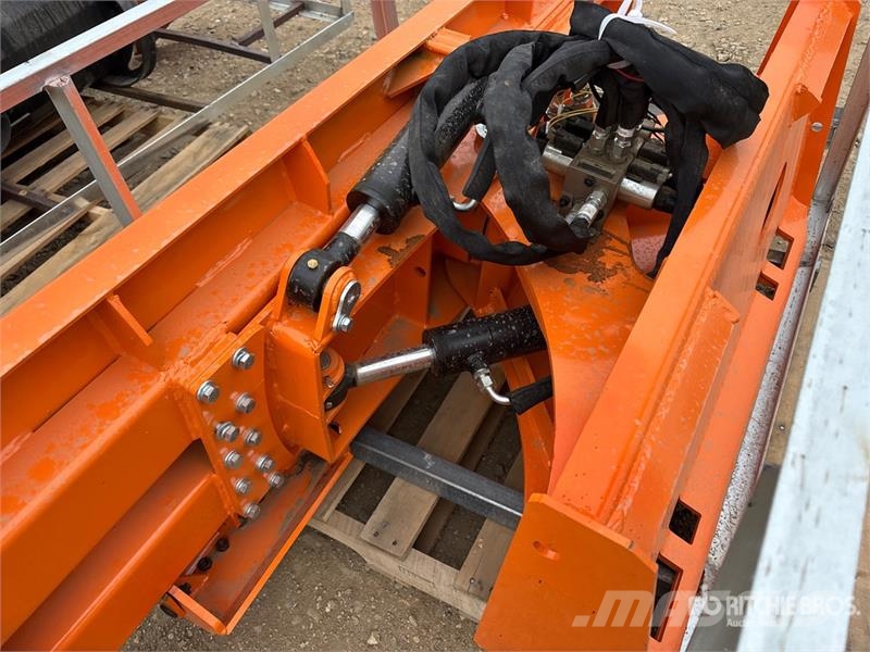Suihe SSD-A 72 in Angle Skid Steer Dozer (Unused) Cuchillas