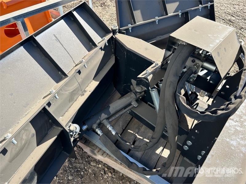 Suihe SSD-V blade 72 in Skid Steer Snow Blade (Unused) 刮雪板和犁