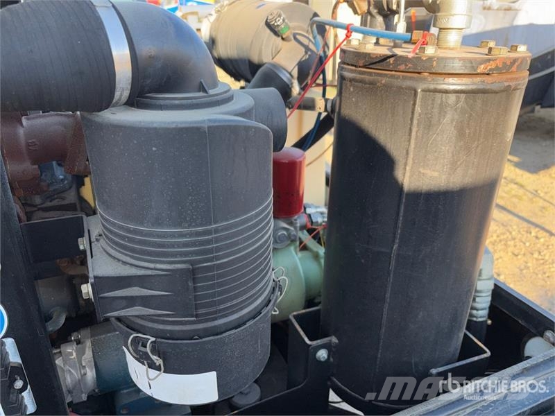 Sullair 185D DPQ KU4F 185 cfm Mobile Air Compressor Kompressorit