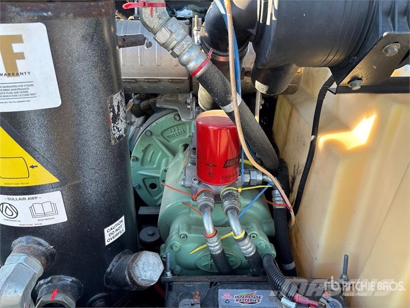 Sullair 185D DPQ KU4F 185 cfm Mobile Air Compressor Kompressorit