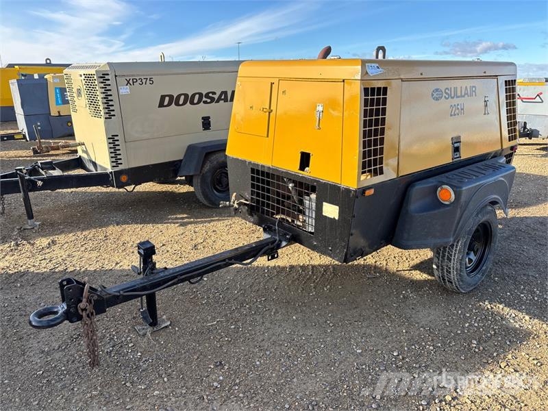 Sullair 225HDPQ CAT 225 cfm Mobile 260 CFM Air Compressor Kompresory