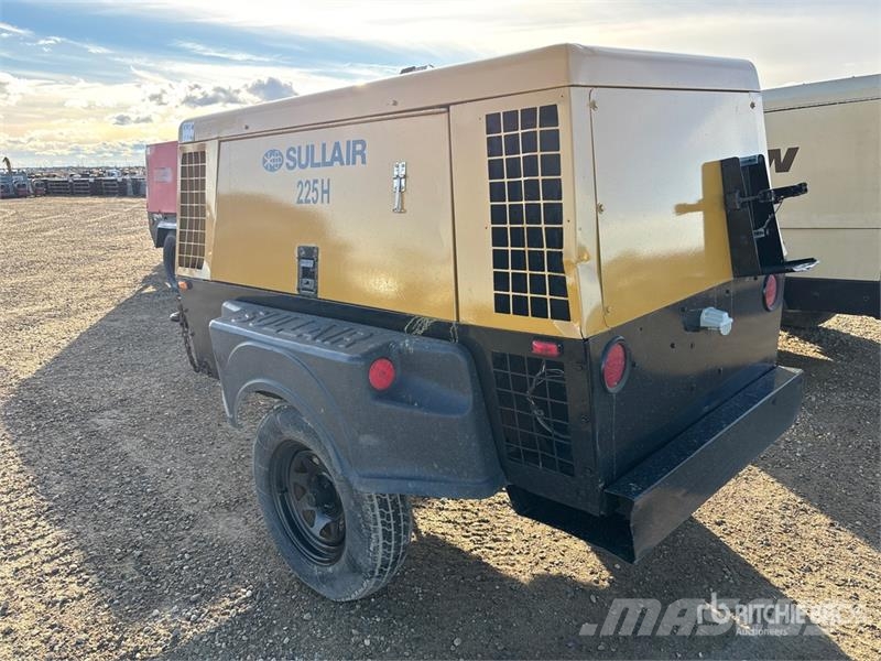 Sullair 225HDPQ CAT 225 cfm Mobile 260 CFM Air Compressor Kompresory