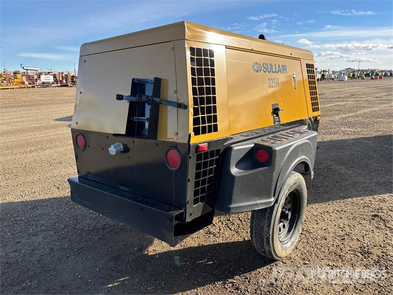 Sullair 225HDPQ CAT 225 cfm Mobile 260 CFM Air Compressor Kompresory