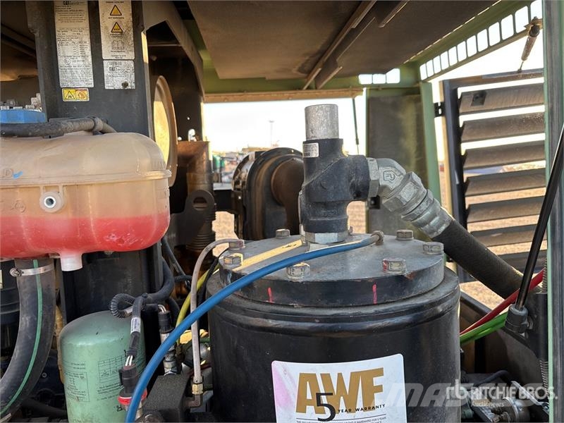 Sullair 425DHDPQ 425 cfm Mobile Air Compressor (Inoperable Kompresszorok