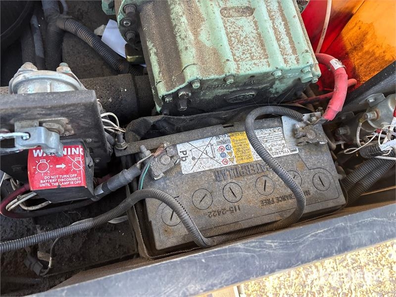Sullair 425DHDPQ 425 cfm Mobile Air Compressor (Inoperable Kompresszorok