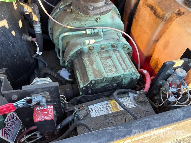 Sullair 425DHDPQ 425 cfm Mobile Air Compressor (Inoperable Kompresszorok