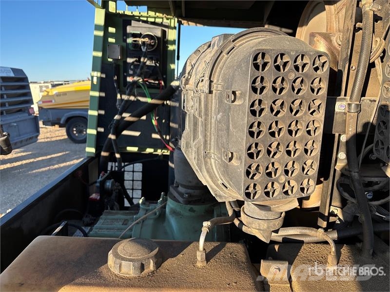Sullair 425DHDPQ 425 cfm Mobile Air Compressor (Inoperable Kompresszorok