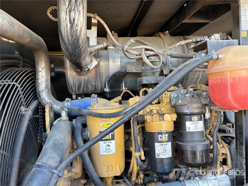 Sullair 425DHDPQ 425 cfm Mobile Air Compressor (Inoperable Kompresszorok