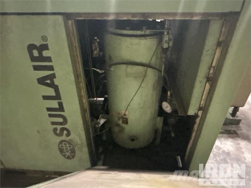 Sullair LS-20SV Skid-Mounted Electric Air Compressor Kompresory