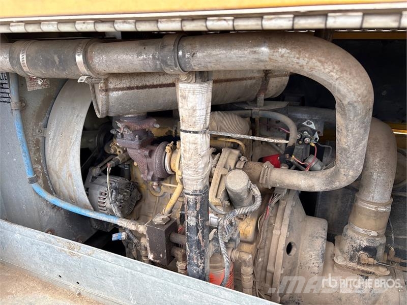 Sullivan Palatek D1850110A 185 cfm Mobile Air Compressor コンプレッサー