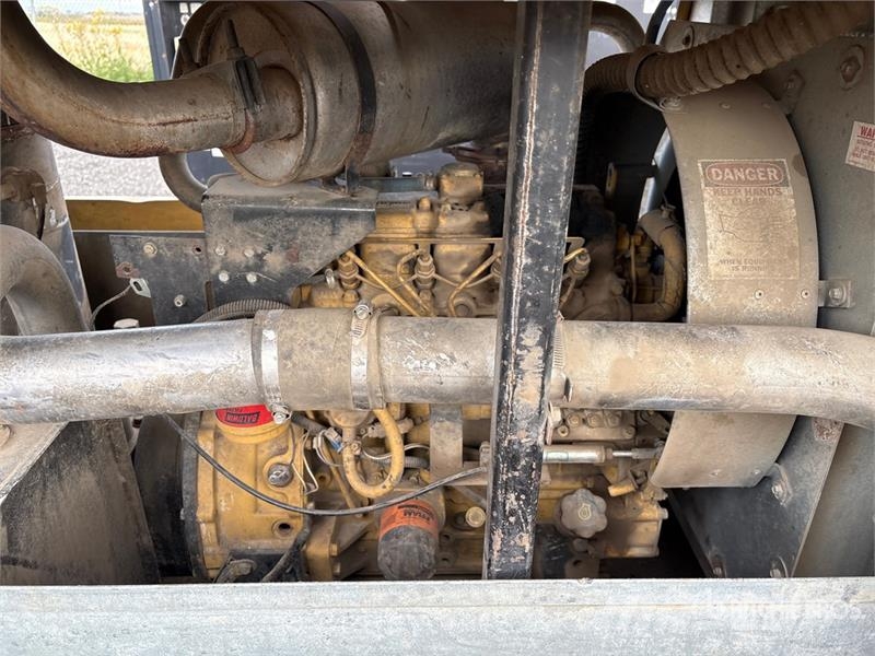 Sullivan Palatek D1850110A 185 cfm Mobile Air Compressor コンプレッサー