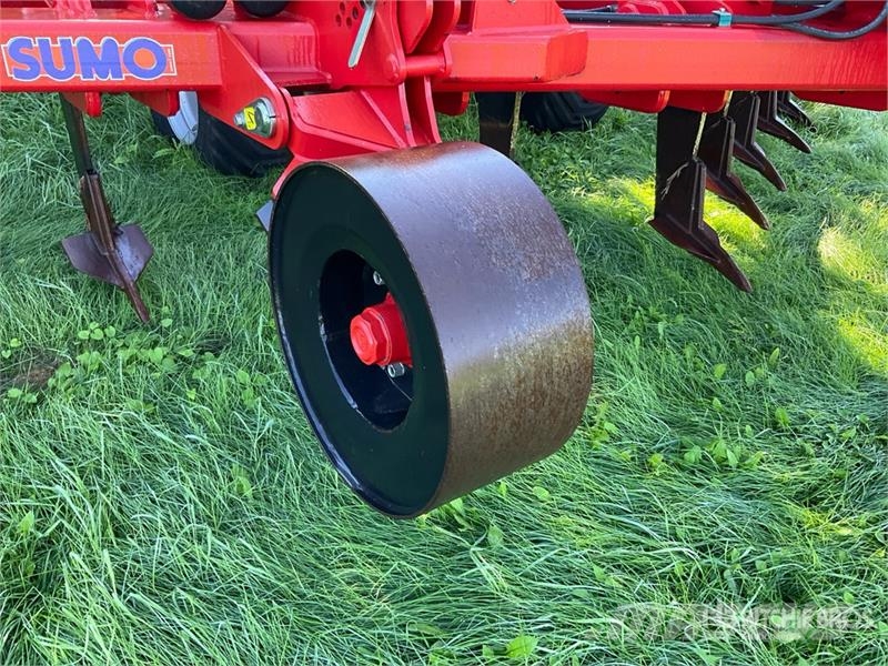 Sumo 9 LGSUB 18 ft 9 Shank Subsoiler Kita kultivavimo technika ir priedai