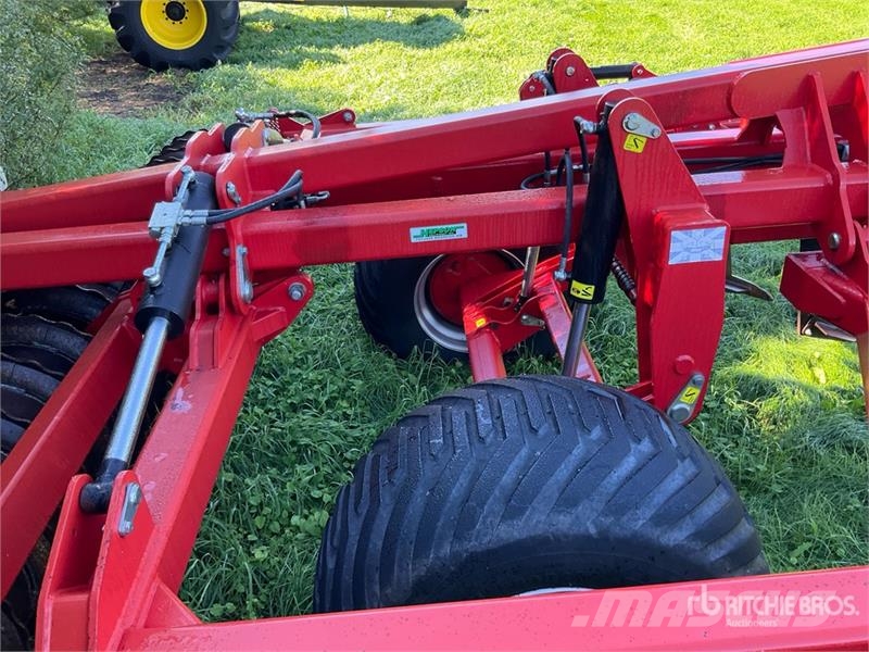 Sumo 9 LGSUB 18 ft 9 Shank Subsoiler Kita kultivavimo technika ir priedai