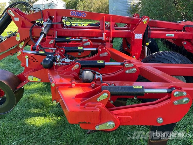 Sumo 9 LGSUB 18 ft 9 Shank Subsoiler Kita kultivavimo technika ir priedai