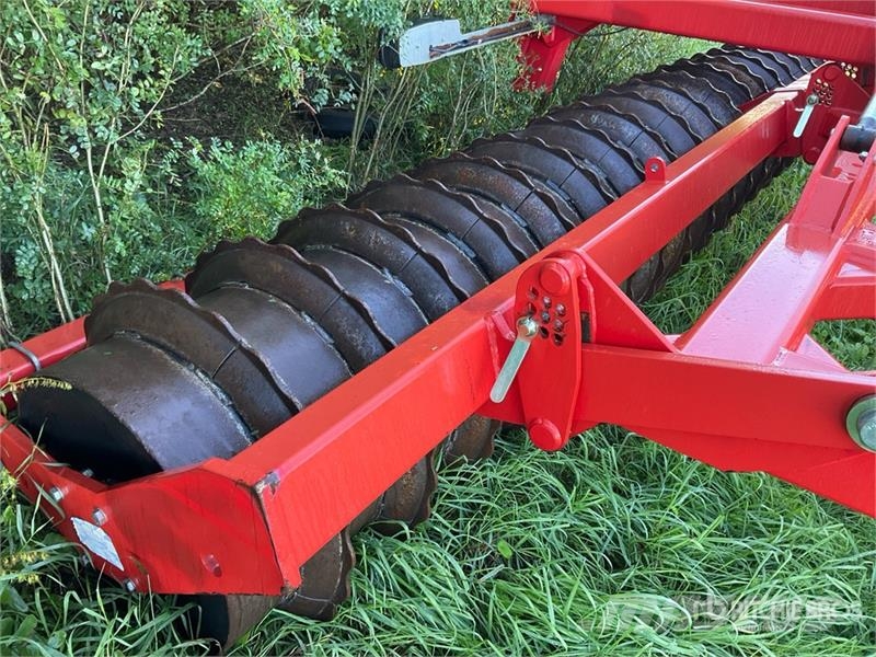 Sumo 9 LGSUB 18 ft 9 Shank Subsoiler Kita kultivavimo technika ir priedai