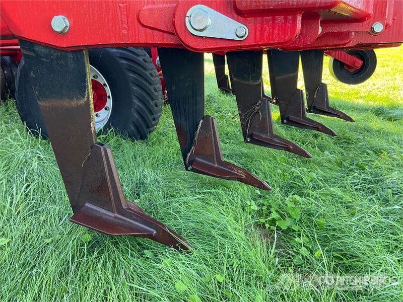 Sumo 9 LGSUB 18 ft 9 Shank Subsoiler Kita kultivavimo technika ir priedai