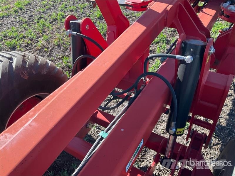 Sumo 9 LGSUB 18 ft 9 Shank Subsoiler Altre macchine e accessori per l'aratura
