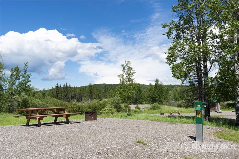  Sundre, AB 33037 Range Road 71 160 +/- Acres on Ti Lauksaimniecība- Citi