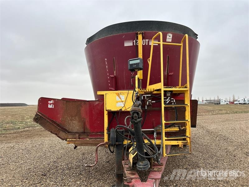 Supreme 1200T S/A Feed Mixer Кормораздатчики
