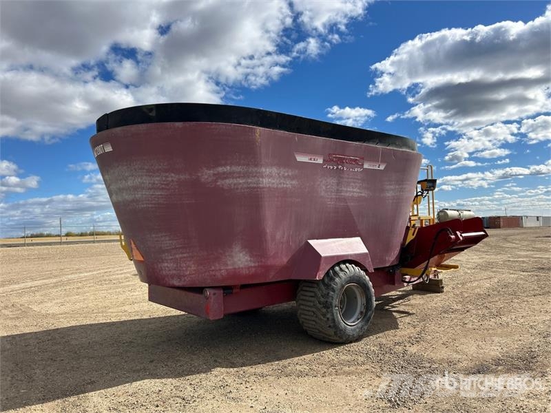 Supreme International 1200T S/A Feed Mixer Кормораздатчики