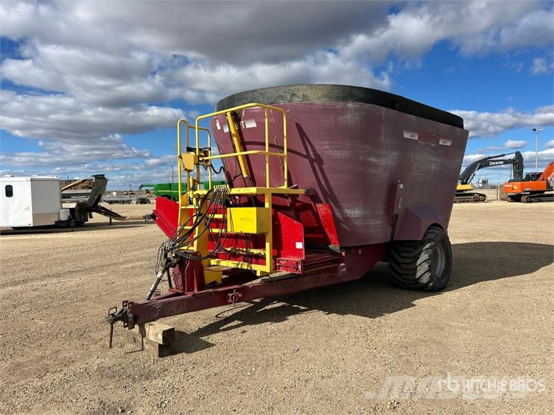 Supreme International 1200T S/A Feed Mixer Кормораздатчики