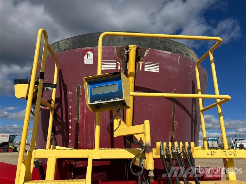 Supreme International 1200T S/A Feed Mixer Кормораздатчики