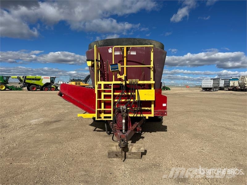 Supreme International 1200T S/A Feed Mixer Кормораздатчики