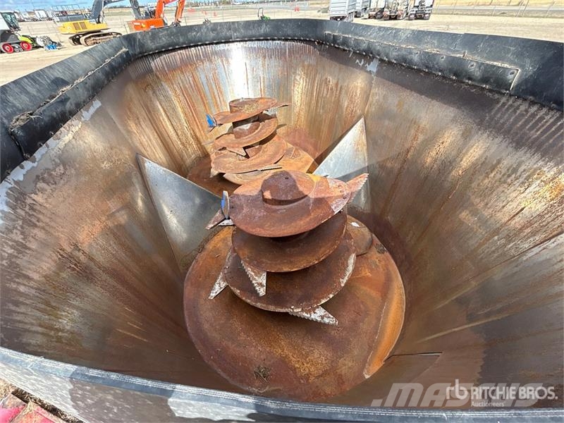 Supreme International 1200T S/A Feed Mixer Кормораздатчики