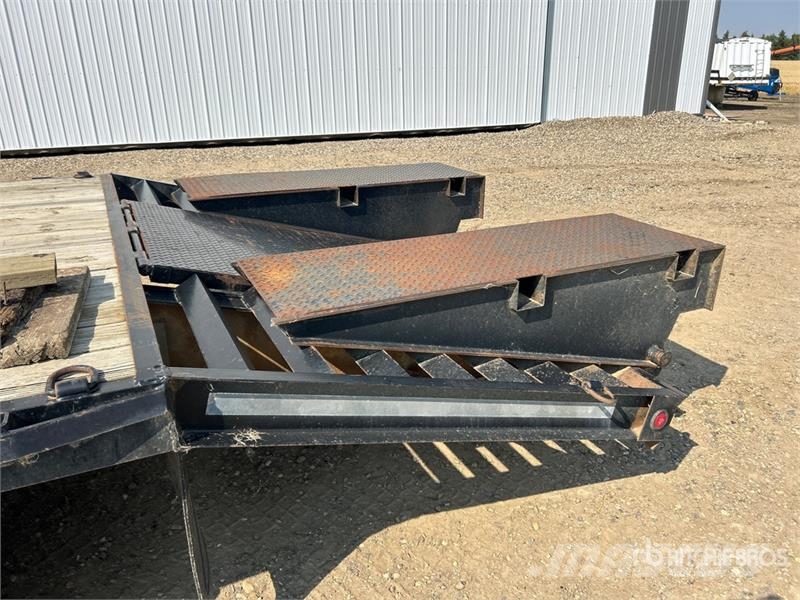 Suretrac 25 ft T/A Equipment Trailer Biltransportsläp