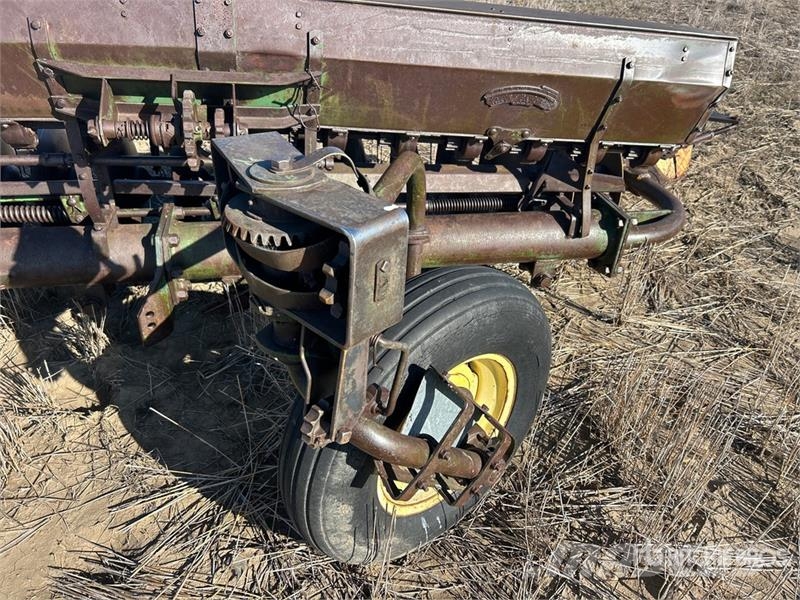  Surflex 14 ft Seed Drill Kylvökoneet