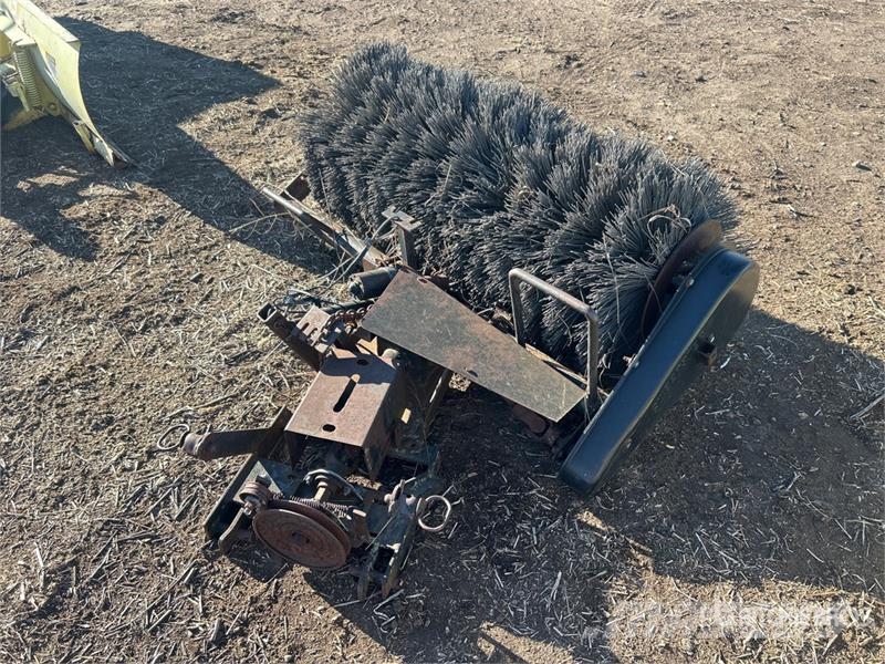 Sweepster 42 in Sweeper Attachment Metle