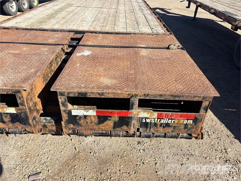 SWS 35 ft Tri/A Gooseneck Equipment Trailer Car carrier