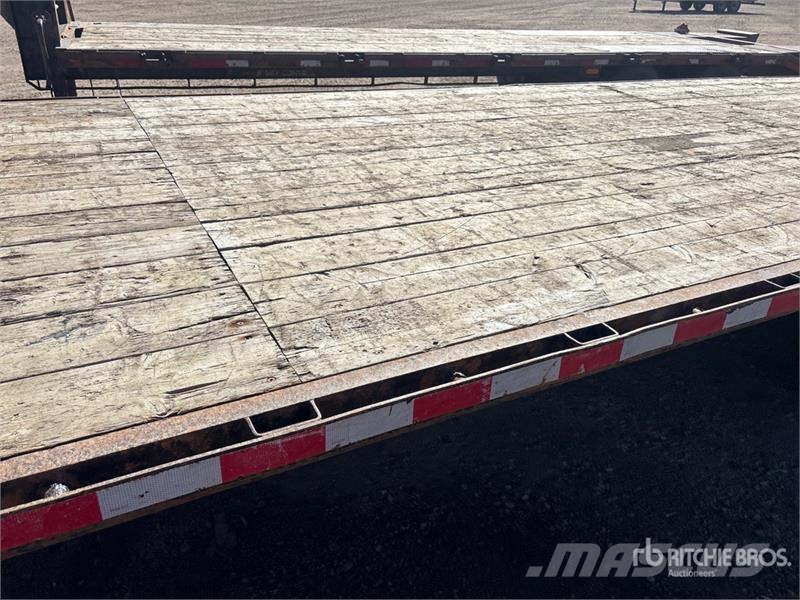 SWS 35 ft Tri/A Gooseneck Equipment Trailer Car carrier