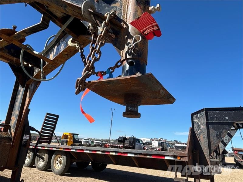 SWS 35 ft Tri/A Gooseneck Equipment Trailer Car carrier