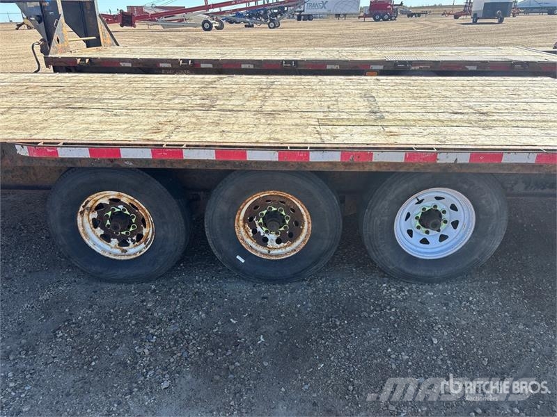 SWS 35 ft Tri/A Gooseneck Equipment Trailer Car carrier