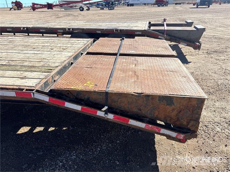 SWS 35 ft Tri/A Gooseneck Equipment Trailer Car carrier