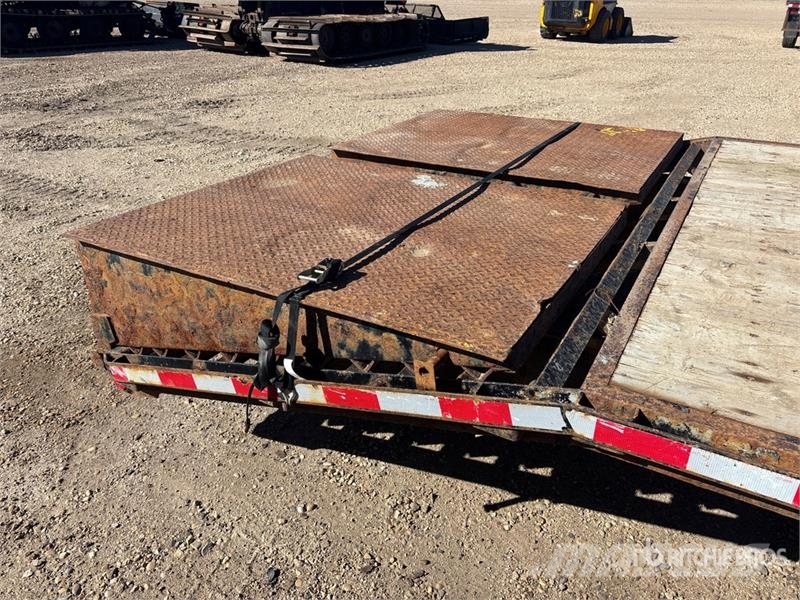 SWS 35 ft Tri/A Gooseneck Equipment Trailer Car carrier