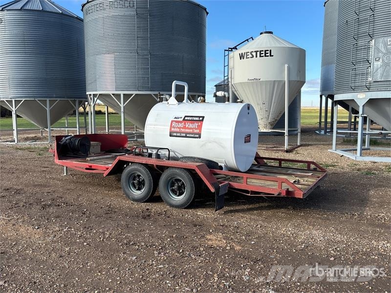 T/A Fuel Trailer 罐式拖车
