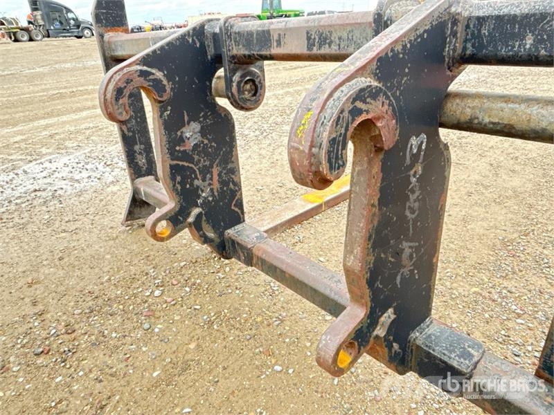 TAG J48C88 72 in Wheel Loader Forks - Fits Deere 544K شوكات
