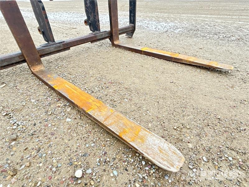 TAG J48C88 72 in Wheel Loader Forks - Fits Deere 544K شوكات