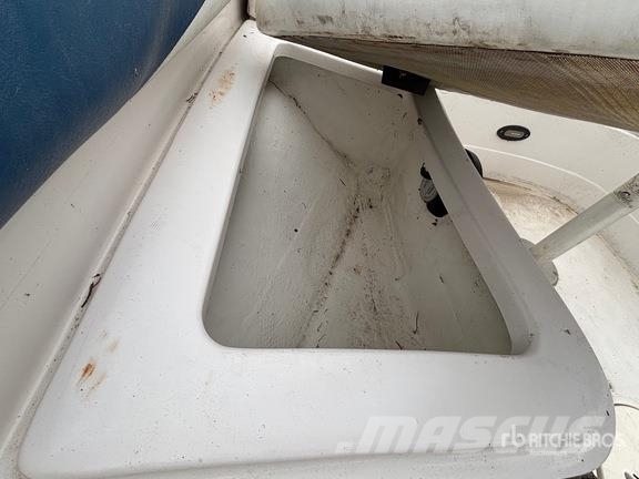  Tahoe 22 ft Bowrider Boat Работни лодки / Баркаси
