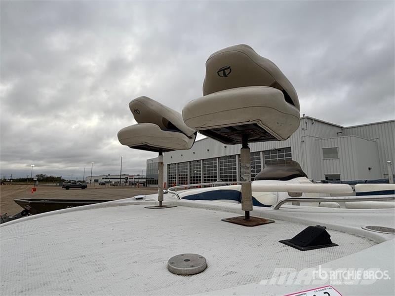  Tahoe 22 ft Bowrider Boat Работни лодки / Баркаси