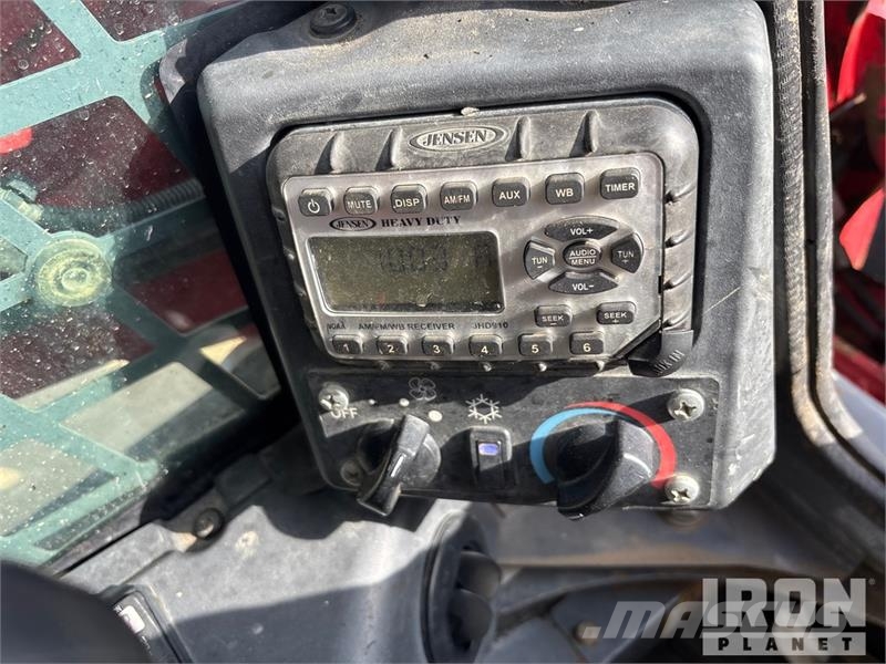 Takeuchi TL10V-2 Two-Speed Compact Track Loader Kompaktlastare