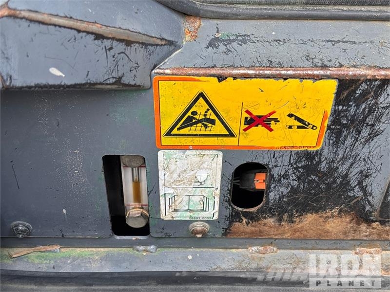 Takeuchi TL10V-2 Two-Speed Compact Track Loader Kompaktlastare