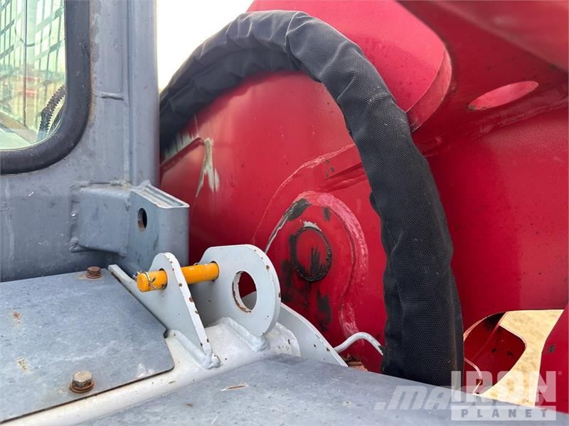 Takeuchi TL10V-2 Two-Speed Compact Track Loader Kompaktlastare