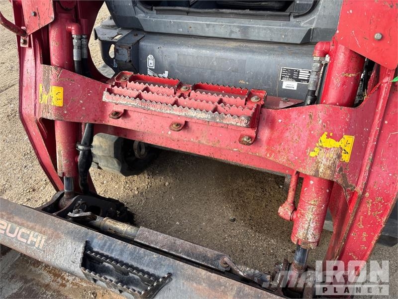 Takeuchi TL10V-2 Two-Speed Compact Track Loader Kompaktlastare