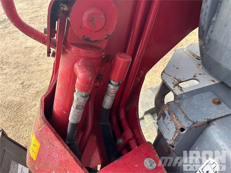 Takeuchi TL10V-2 Two-Speed Compact Track Loader Kompaktlastare