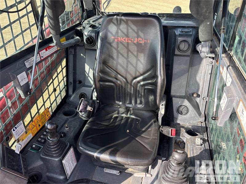 Takeuchi TL10V-2 Two-Speed Compact Track Loader Kompaktlastare