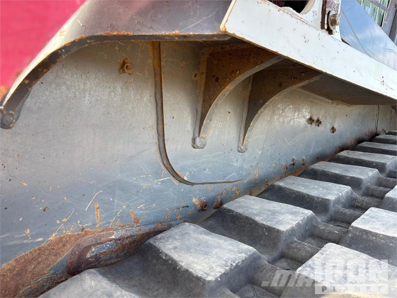 Takeuchi TL10V-2 Two-Speed Compact Track Loader Kompaktlastare