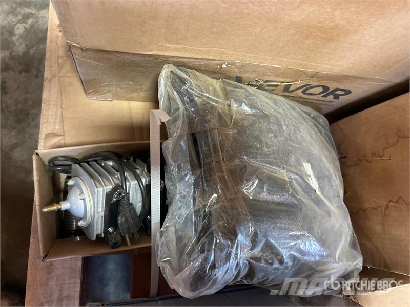 Tankless Water Heater, Privacy Screen & Quantity o Drugi deli